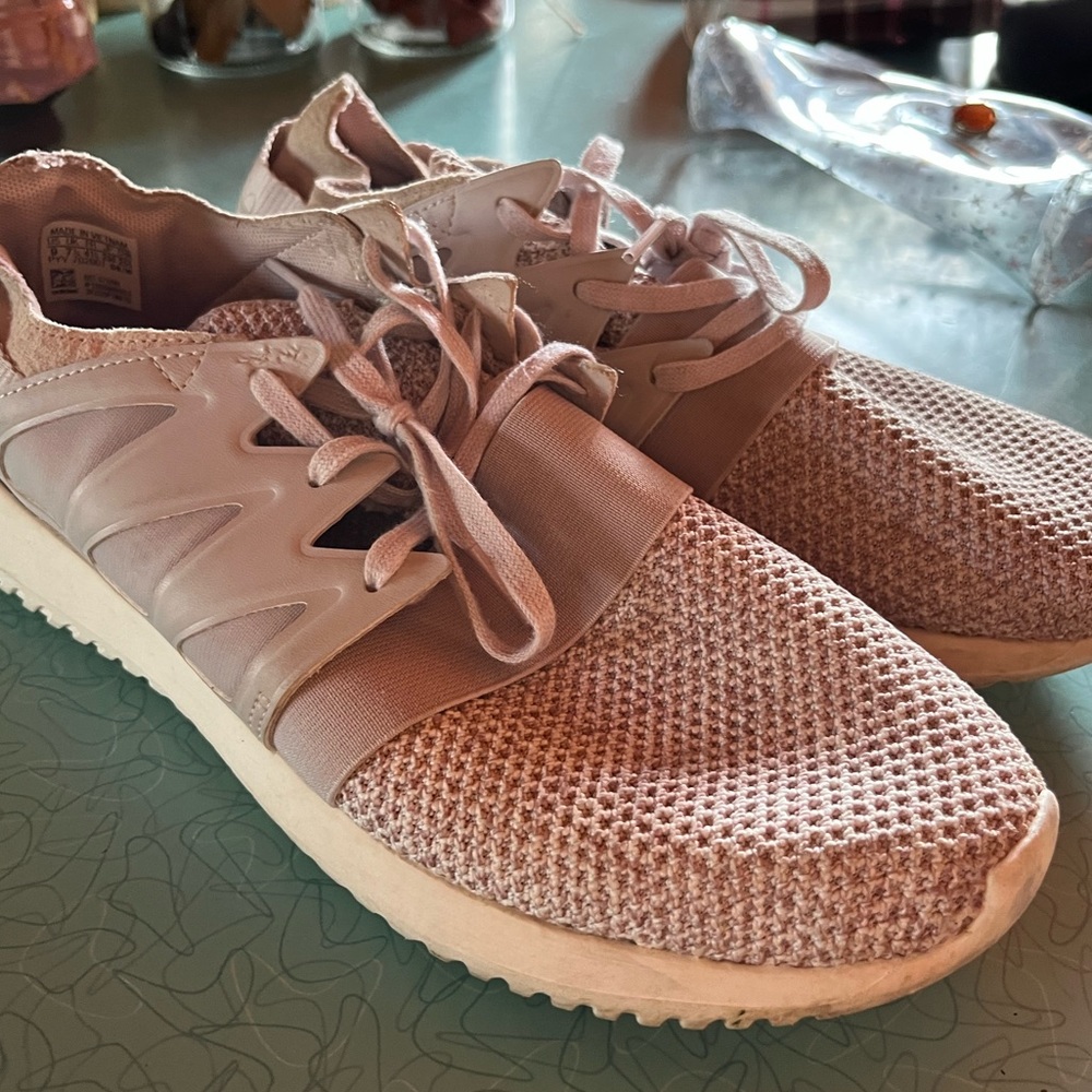 Adidas Cloudfoam Women’s Sneakers Size 9